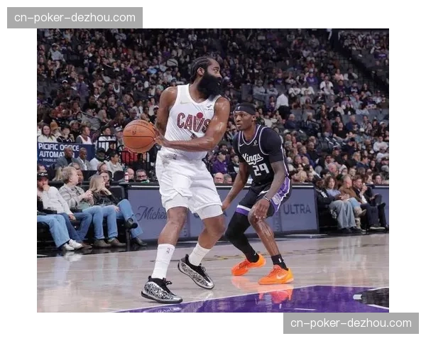 骑士主场大胜篮网28分 哈登米切尔组合展现强大统治力